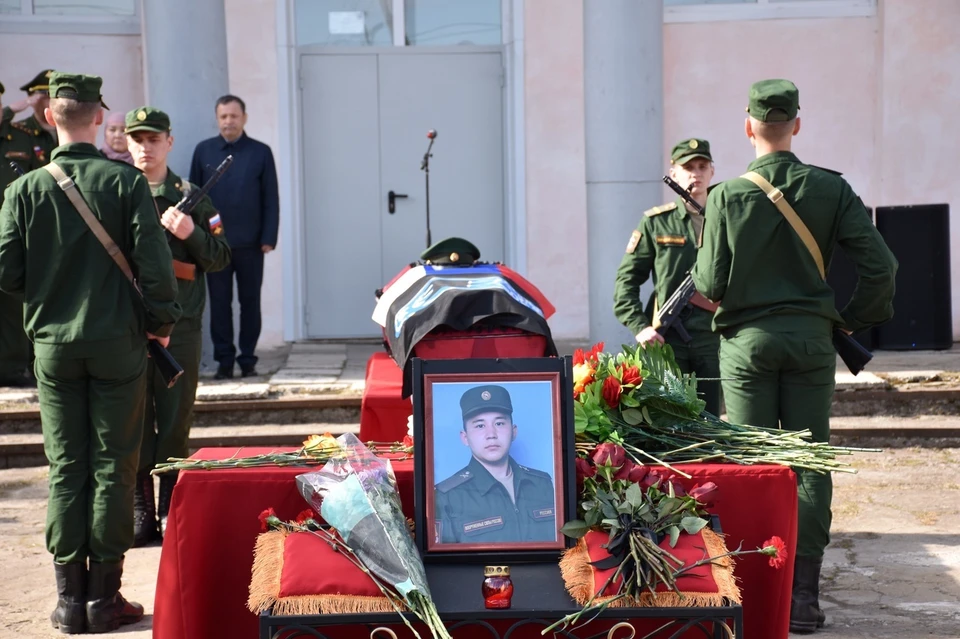 Мурата похоронили в родной деревне Старомухаметово.