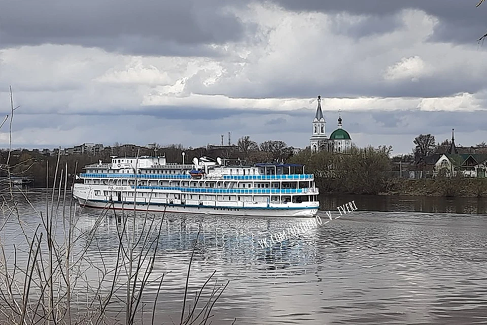 Круизный теплоход "Русь Великая" причалил в Твери Фото: vk.com/uvideno_v_tveri