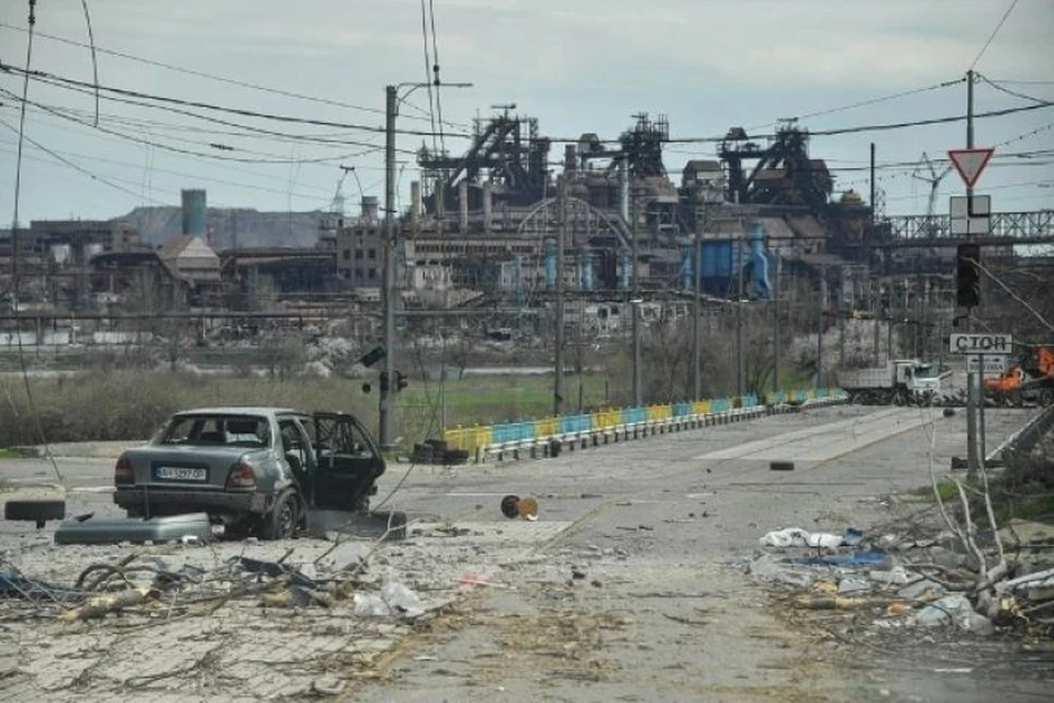 С территории завода "Азовсталь" в Мариуполе 30 апреля вышли две группы мирных жителей