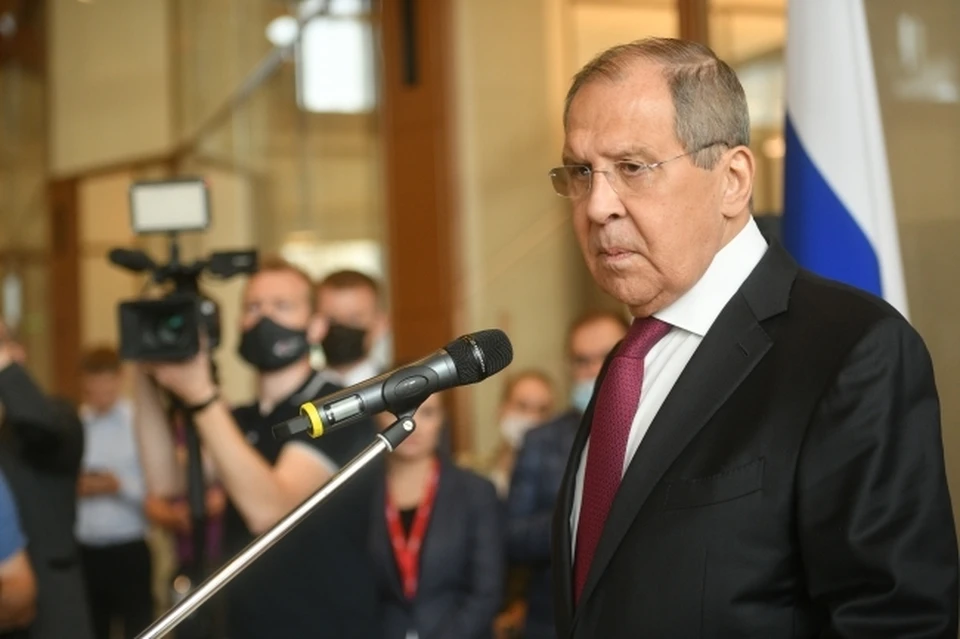 Лавров: Зеленский должен приказать прекратить сопротивление