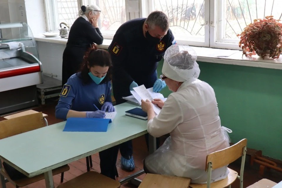 Детский омбудсмен проверил, как кормят детей в столовых школ Переславля и Ярославля. ФОТО: группа "Детский омбудсмен Ярославии" ВКонтакте