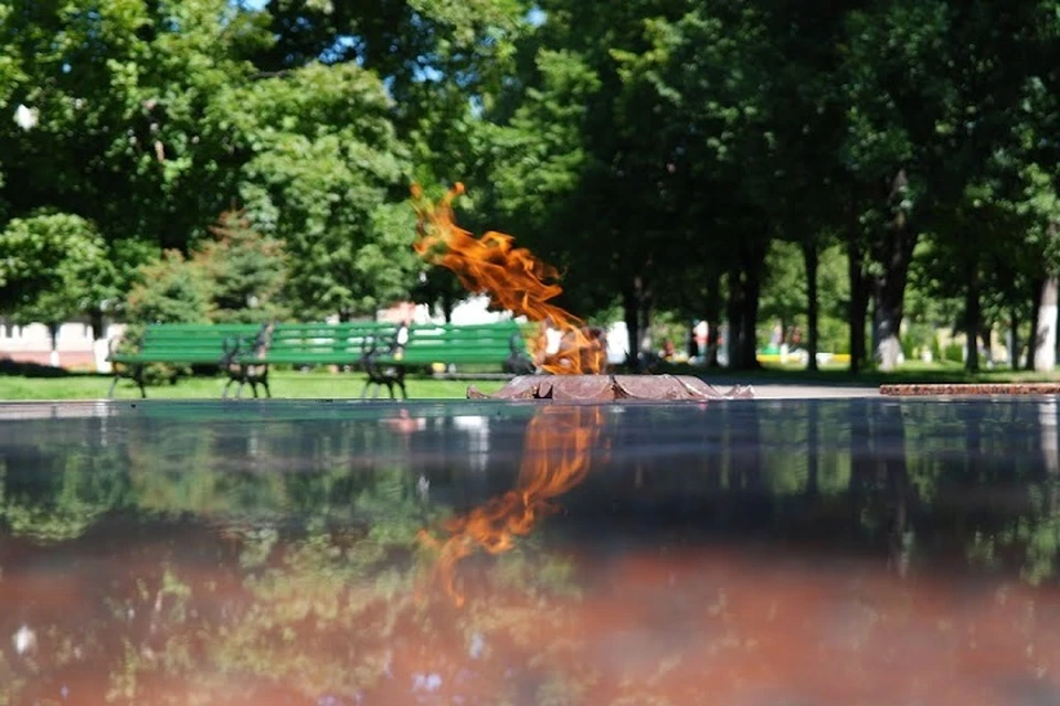 Хулиганы осквернили Вечный огонь в Борисове. Фото: photogoroda.com