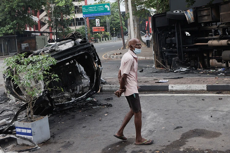 Беспорядки на Шри-Ланке: Что делать туристам, у которых куплены туры или авиабилеты