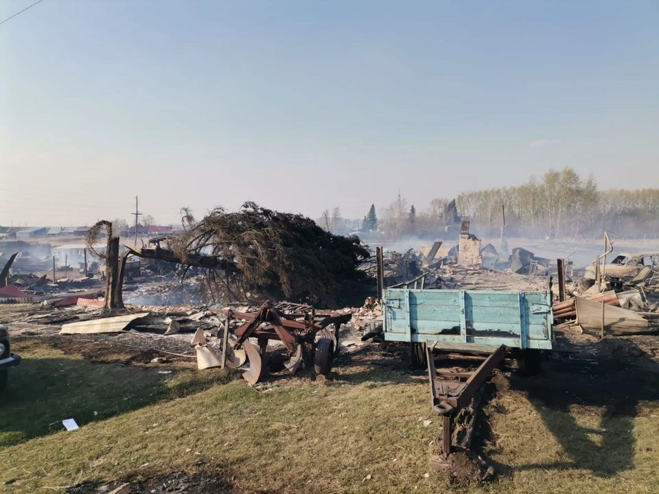 В селе Белый Яр Красноярского края пожар уничтожил 39 домов. Фото: Петр Хохлов