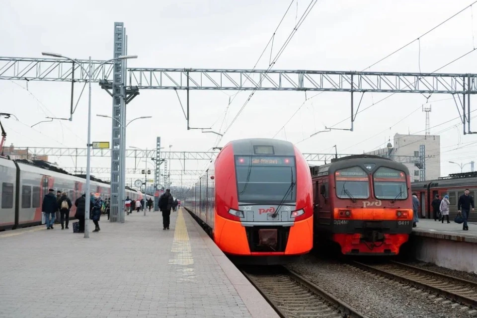 В майские праздники более 2,7 млн пассажиров воспользовались пригородными поездами Санкт-Петербурга