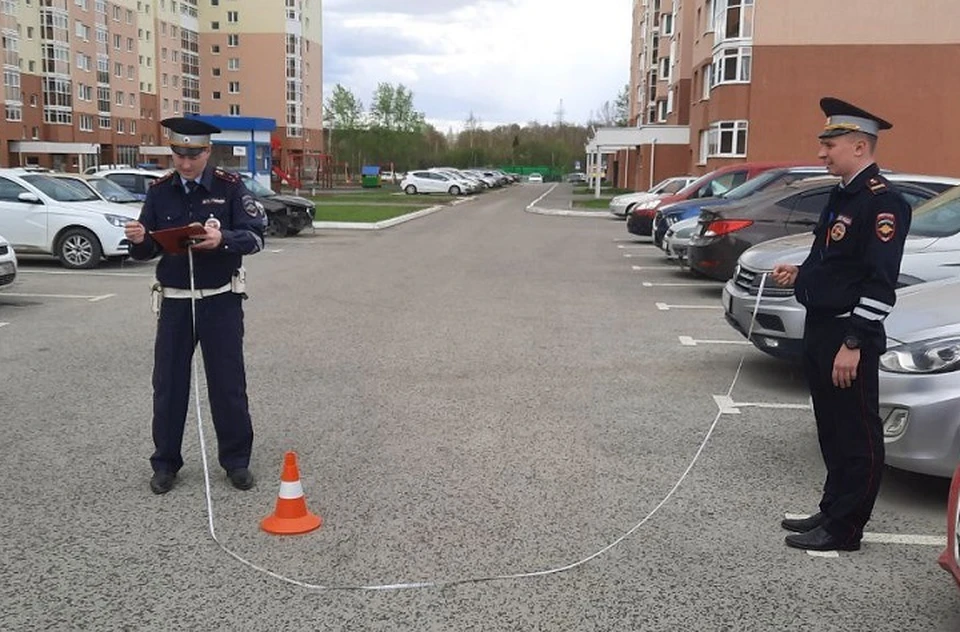Инспекторы установили, что за рулем иномарки был 21-летний молодой человек. Фото: ГИБДД по Екатеринбургу