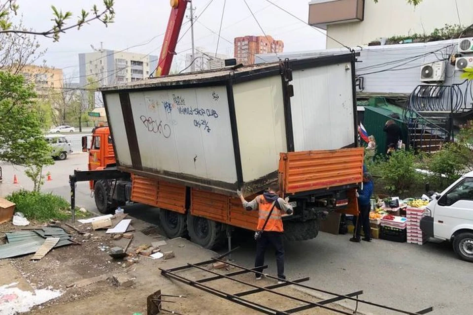 У владельцев было время, чтобы самостоятельно убрать постройки. Фото: МБУ «Содержание городских территорий».