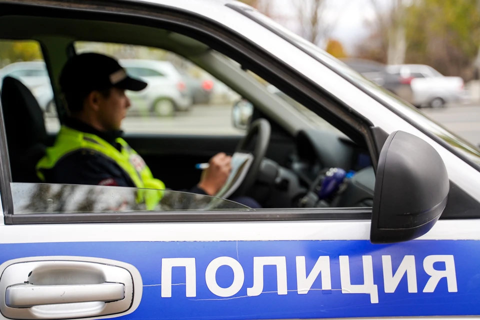 Мужчина препятствовал работе полицейских