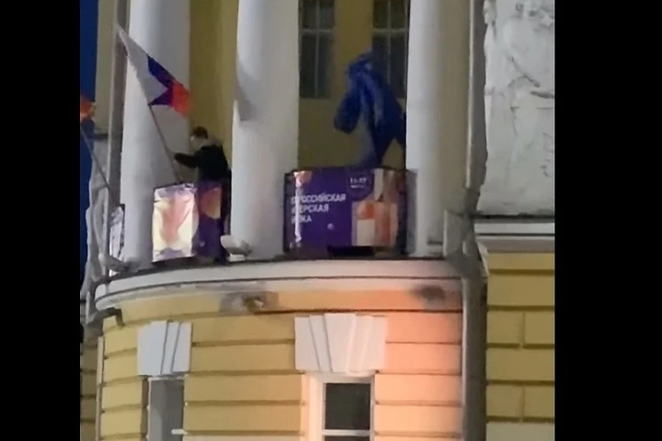Ярославцев оштрафовали за мелкое хулиганство. Скриншот с видео, группа "Подслушано в Ярославле" ВКонтакте