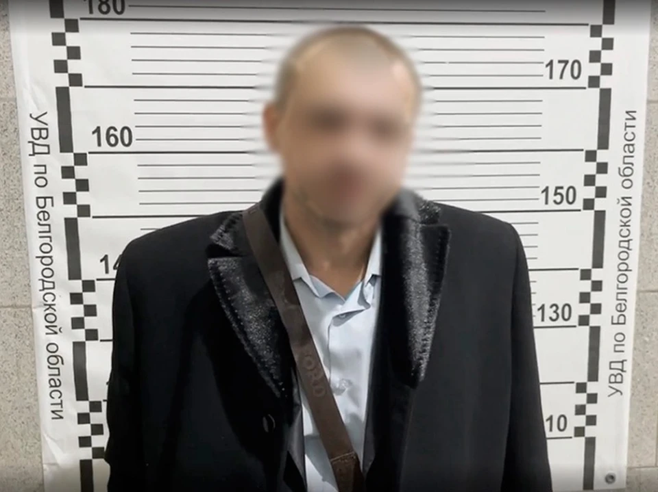 Курянин уверяет, что нарвал цветы в подарок маме.