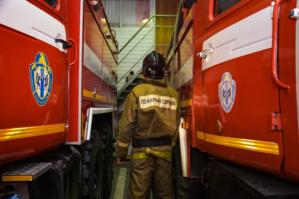 Трёх человек спасли из горящей многоэтажки в Автозаводском районе Нижнего Новгорода утром 21 мая