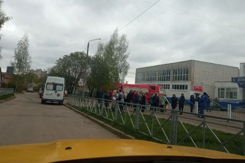 В Костроме из-за террористической угрозы эвакуированы школы. ФОТО: группа "Кострома какая она есть. События 44" ВКонтакте