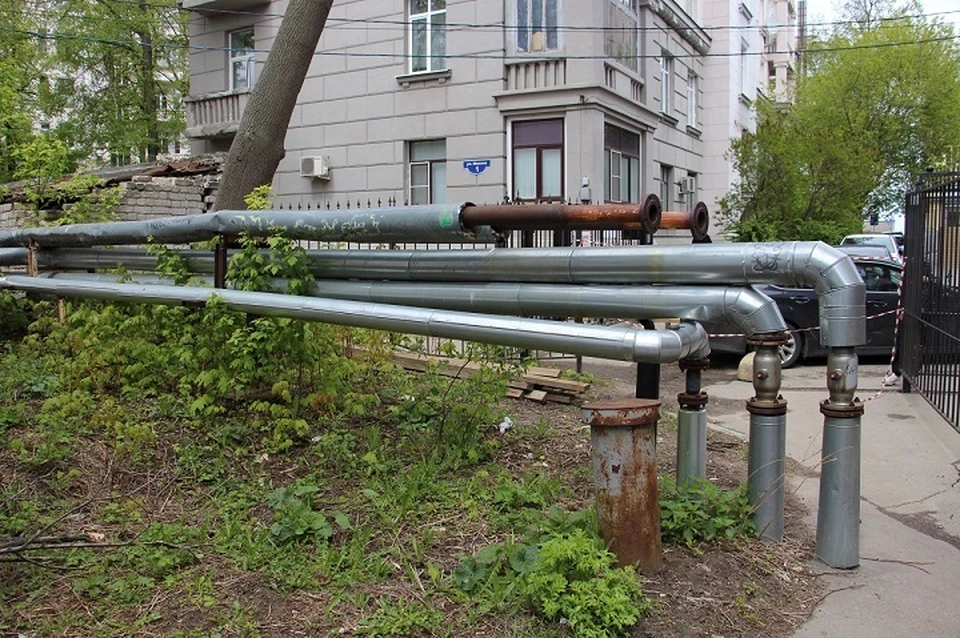 Теплоэнерго орел. Труба на улице. Фото теплотрассы на улице. АО Теплоэнерго.
