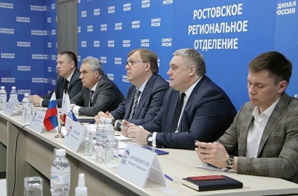 Председатель Законодательного Собрания Ростовской области, Секретарь Ростовского регионального отделения партии "Единая Россия" Александр Ищенко принял участие в экономическом форуме. Фото: пресс-служба ЗС РО