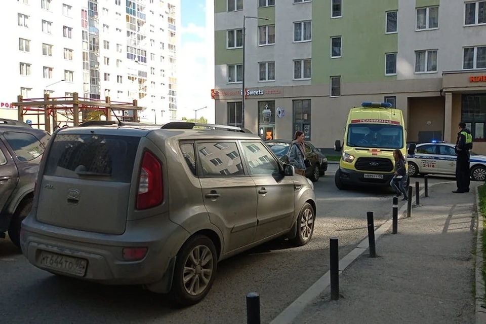 Школьницу доставили в больницу Фото: ГИБДД Екатеринбурга