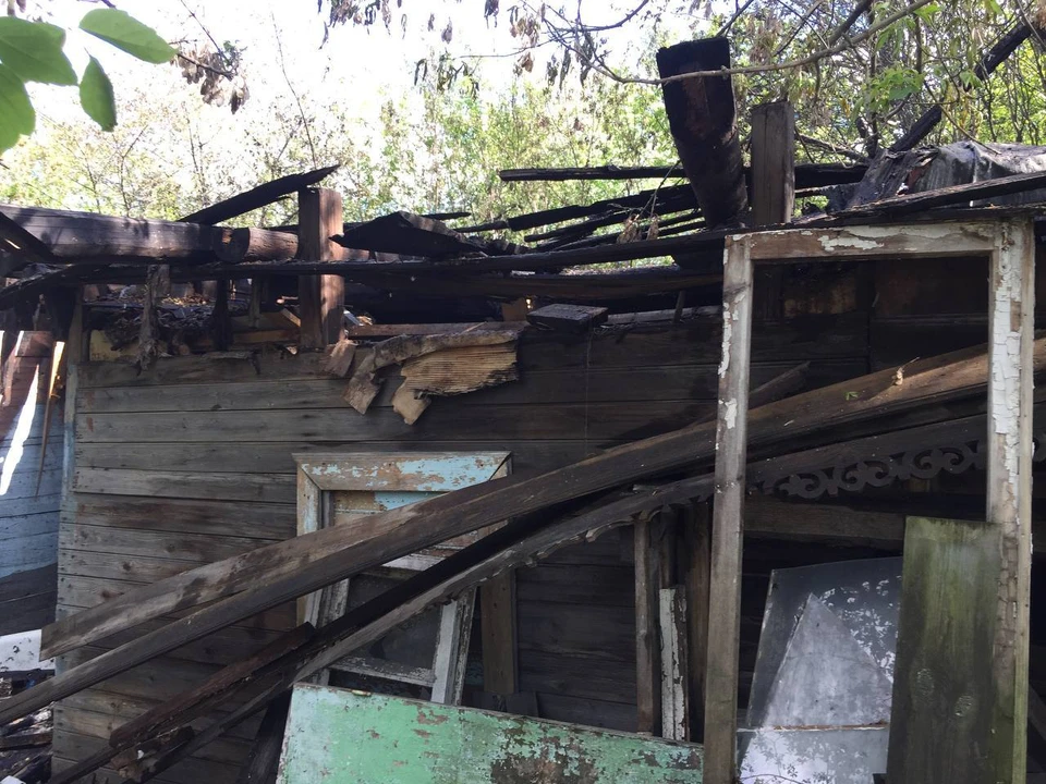 Нежилой деревянный дом сгорел в Сормовском районе Нижнего Новгорода 30 мая Фото: пресс-служба ГУ МЧС России по Нижегородской области