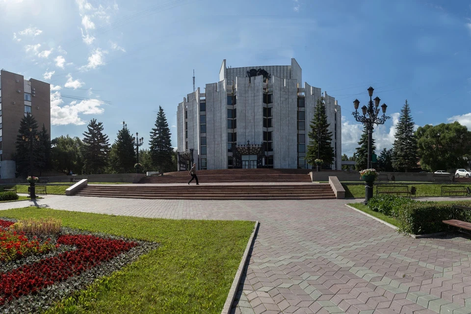 Парковаться рядом с Театром драмы будет нельзя