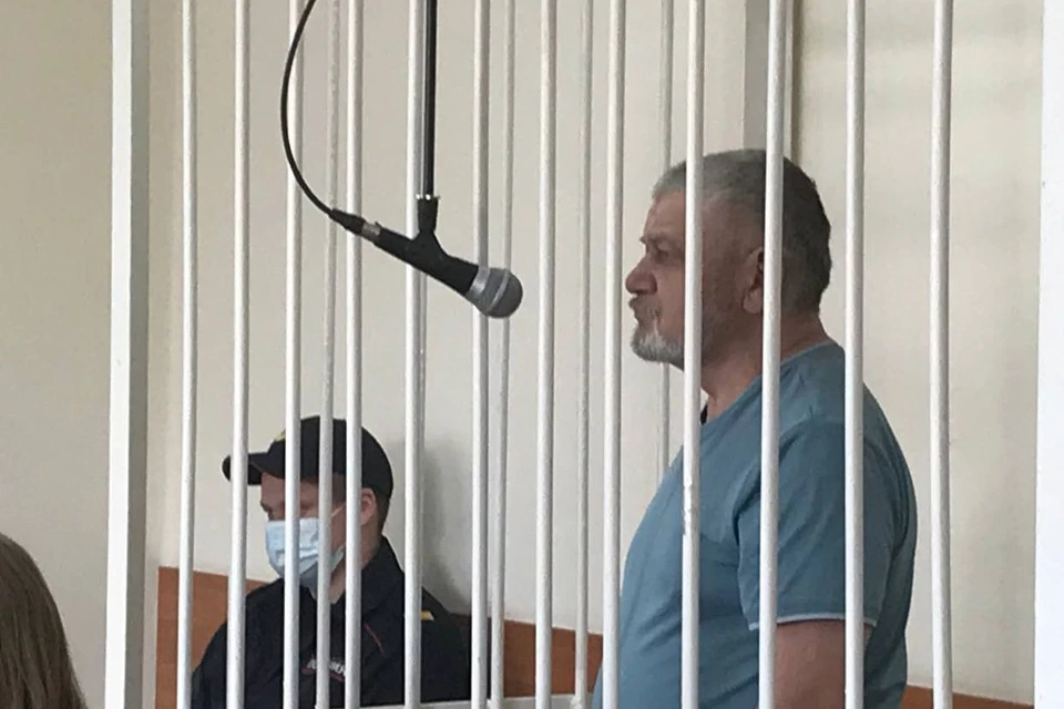 Александр Бутаков отказывается признавать, что именно он пустил в ход плеть и клинок.