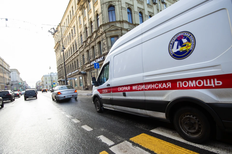 10-летняя девочка попала в реанимацию в Петербурге после приема назначенных врачом таблеток