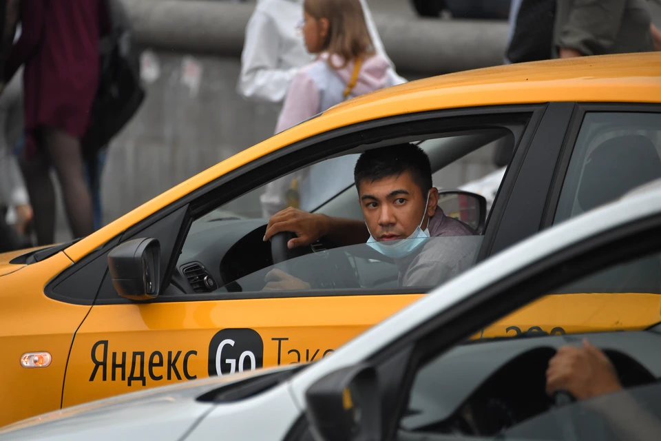 Жители Челябинска остались без привычных услуг такси