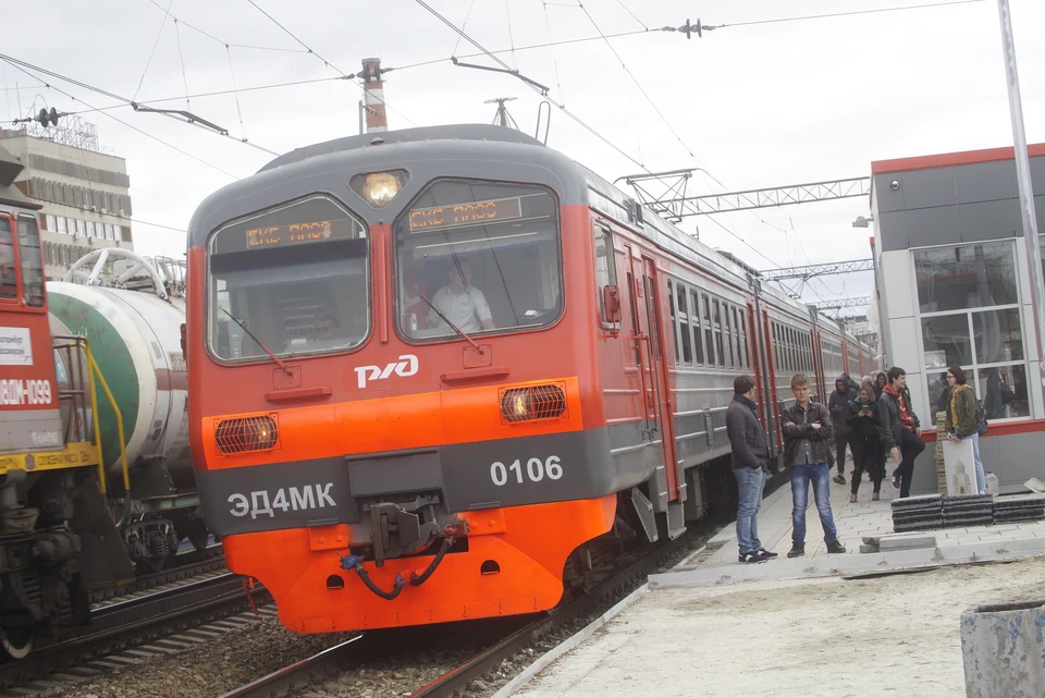 Сильный дождь не помешал движению электричек в Приморье.