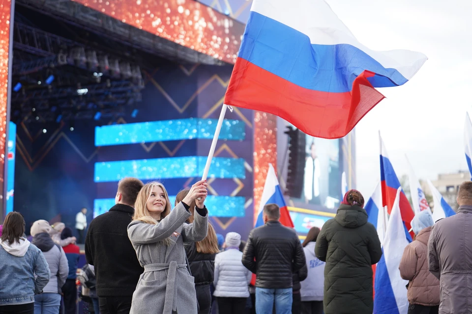 В новом учебном году омские школьники выучат слова российского гимна.