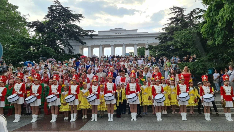 Участники международного фестиваля "Самородки". ФОТО: ДК "Корабел"