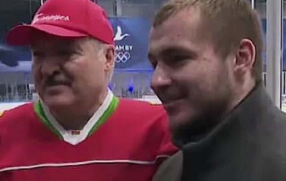 Парень занимается продвижением любимого хоккейного клуба президента Белоруссии