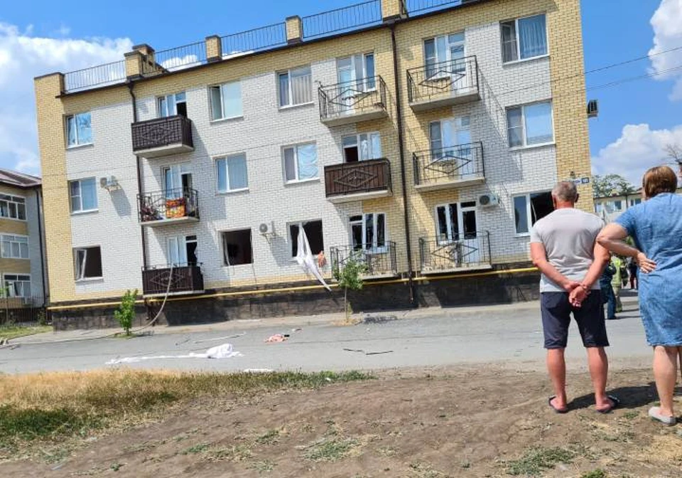Один человек погиб в результате пожара в квартире на первом этаже. Фото: читатель "КП-Ростов-на-Дону"