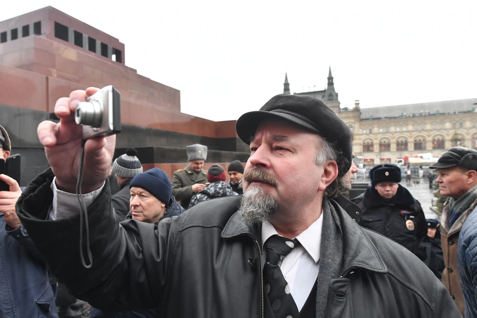 Глава Ульяновска предложил оставить у Мемцентра местечко для захоронения Ленина