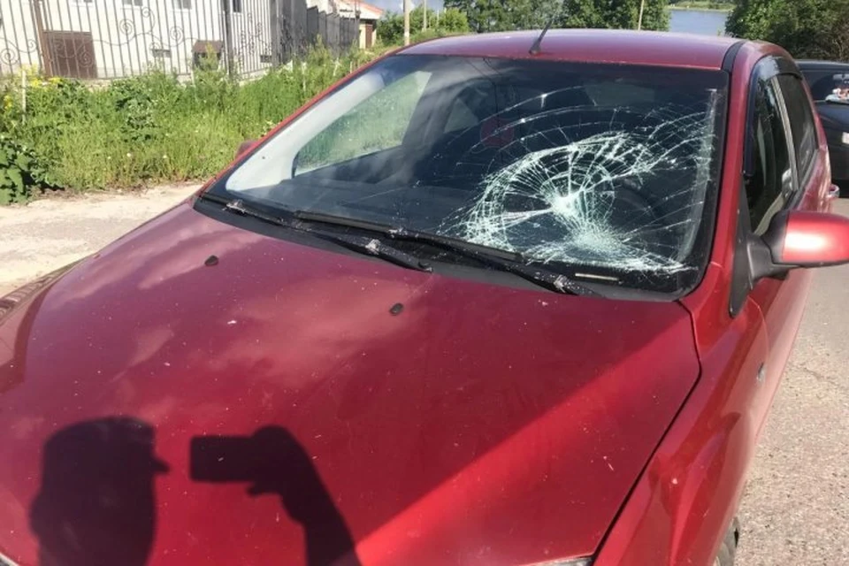 Водитель на Ford сбил юного велосипедиста, который не спешился, пересекая проезжую часть дороги.