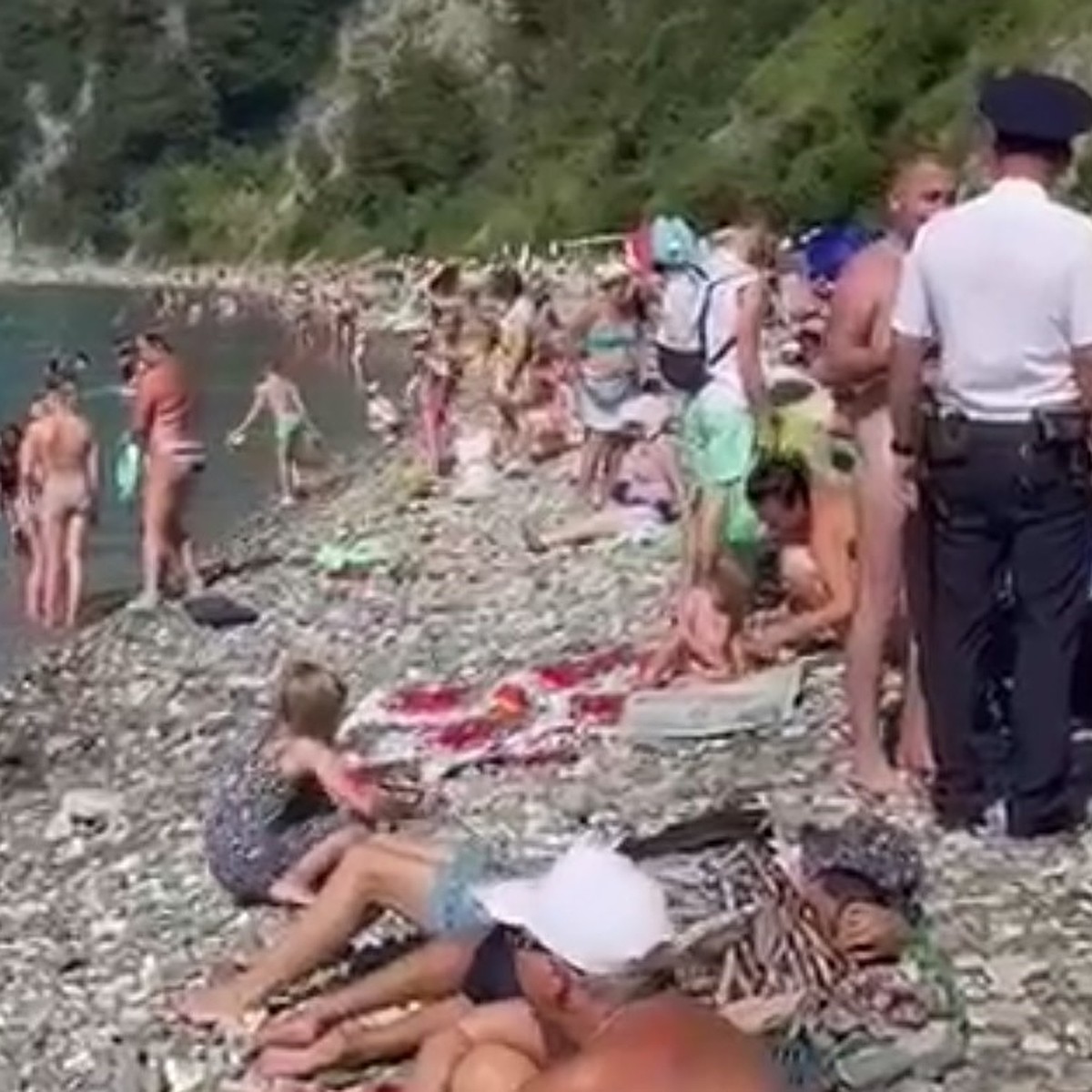 Обнаженные мужчины на нудистском пляже (50 фото) - скачать порно