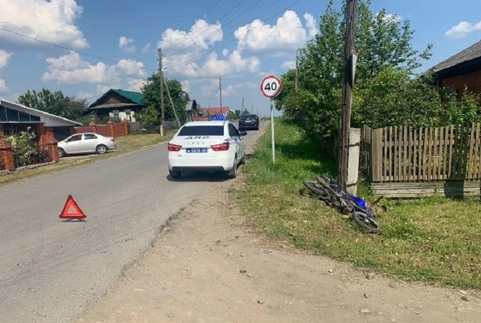 в Артемовском 14-летний подросток со своей подругой ехал на мопеде на речку. Фото: УГИБДД по Свердловской области