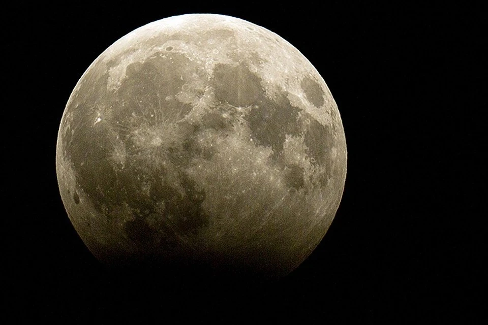 13 июля 2022 года Луна приблизится к Земле на минимальное расстояние - около 357 тысяч км