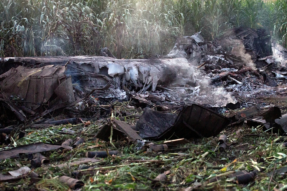 Ан-12 украинской авиакомпании "Меридиан", разбился вечером 16-го июля в Греции примерно в 12 километрах от небольшого городка Кавала