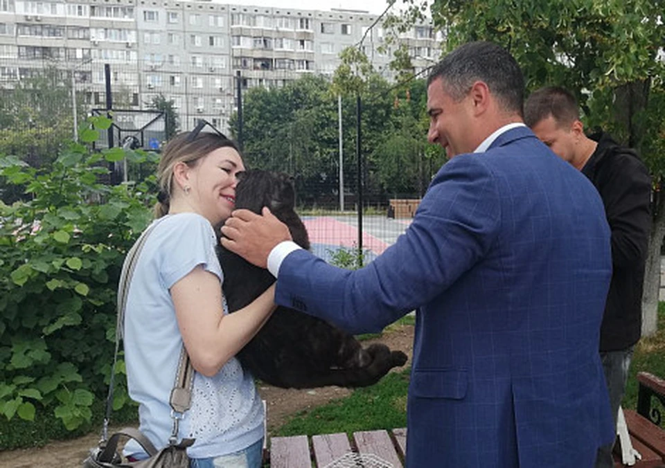 Тульские медики, вернувшиеся из Мариуполя, вернули мариупольской семье кота