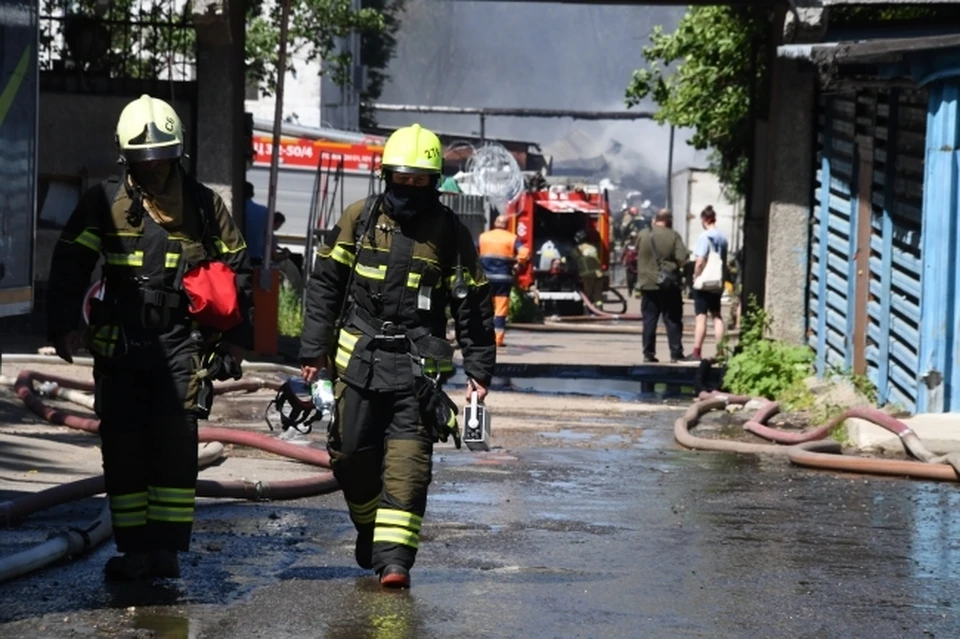 В Таганроге выгорело заброшенное здание.