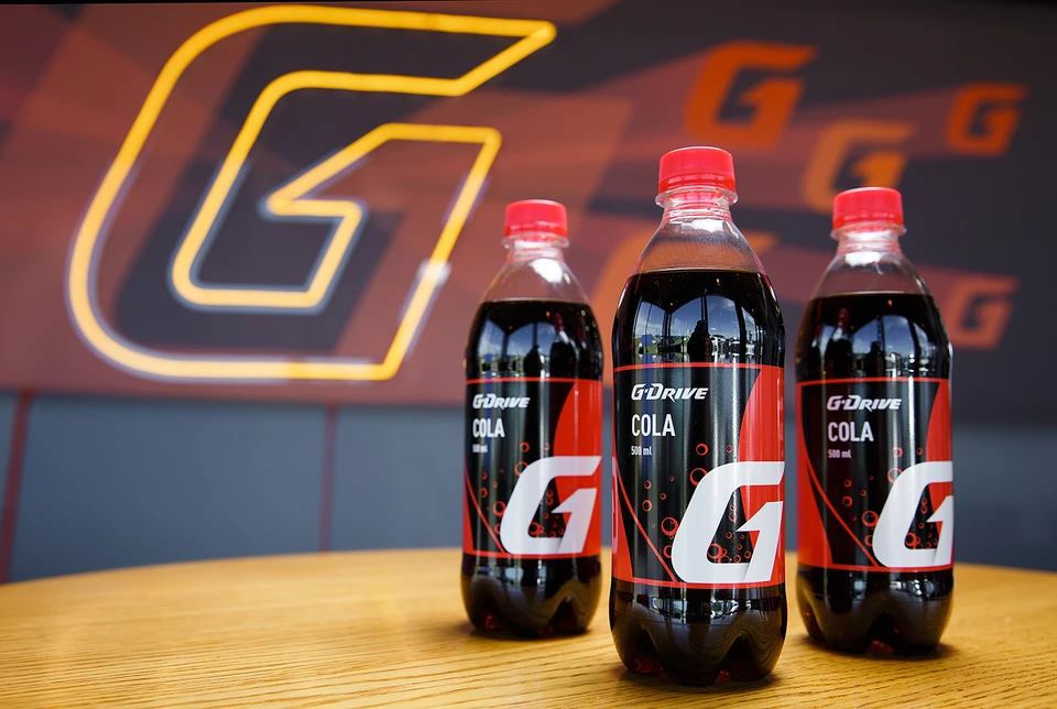 Сеть АЗС «Газпромнефть» представила новый напиток G-Drive Cola - KP.RU