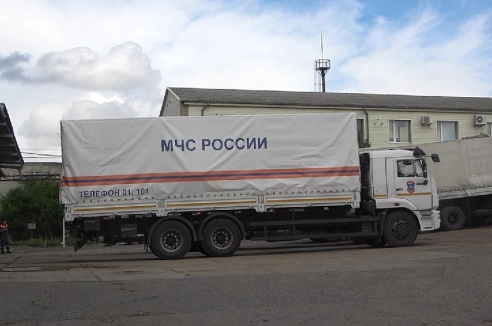 МЧС России регулярно доставляет в ДНР и ЛНР гуманитарные грузы с продуктами, медицинскими изделиями и оборудованием. Фото: МЧС ЛНР