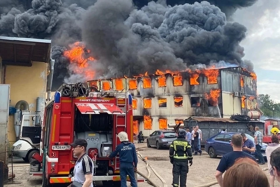 Где пожар в спб. Пожар в Санкт-Петербурге. Пожары. Московский пожар. Пожар в СПБ сейчас.