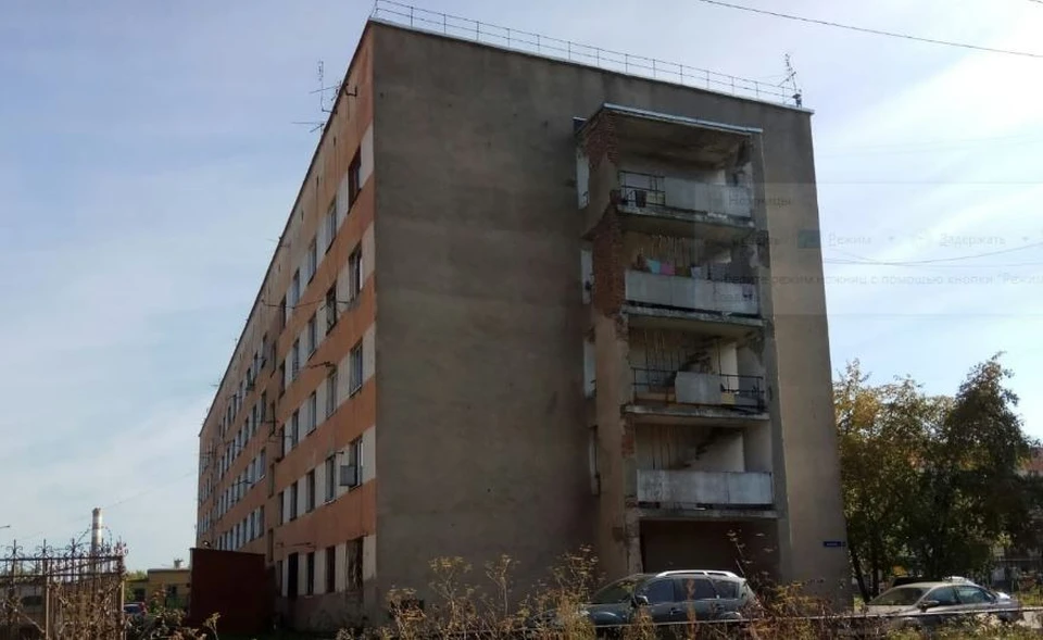 Тюменцы рассказали от трещинах в доме по улице Антонова.