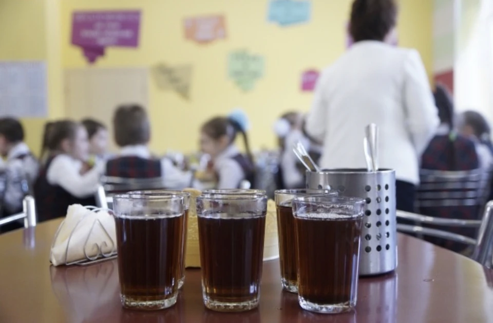 В Смоленской области увеличат стоимость завтраков для детей из малоимущих семей.