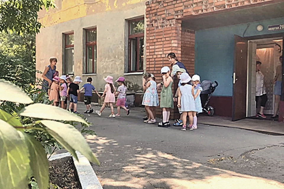 Магаданская область помогает Ждановке подготовить детсады и школу к началу учебного года.