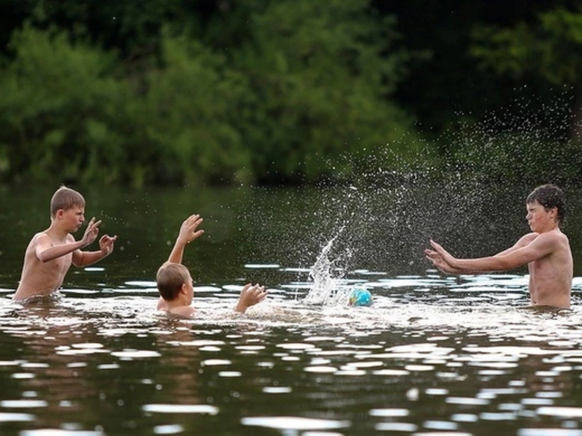 Названы пригодные для купания водоемы Псковской области - KP.RU