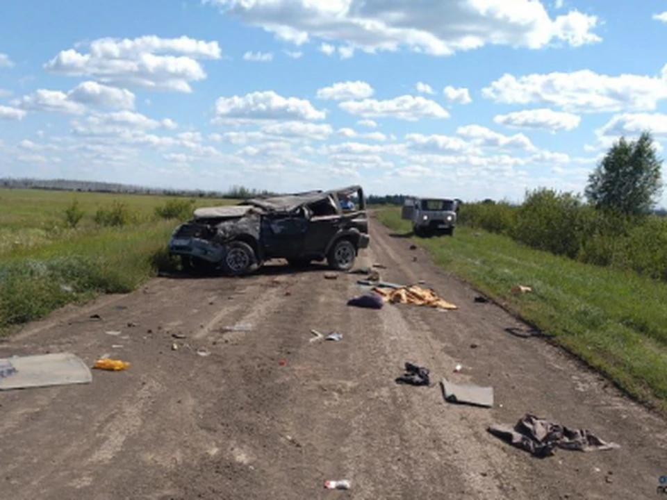 Фото с места аварии на автодороге Колосовка — Чапаево. Фото: УМВД по Омской области