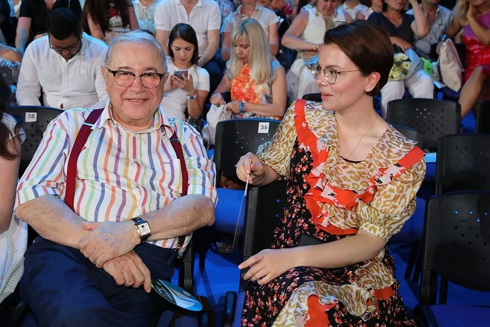 Татьяна Брухунова и Евгений Петросян отдыхают в Турции.