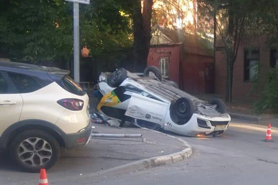 В результате ДТП пострадала пассажирка такси.