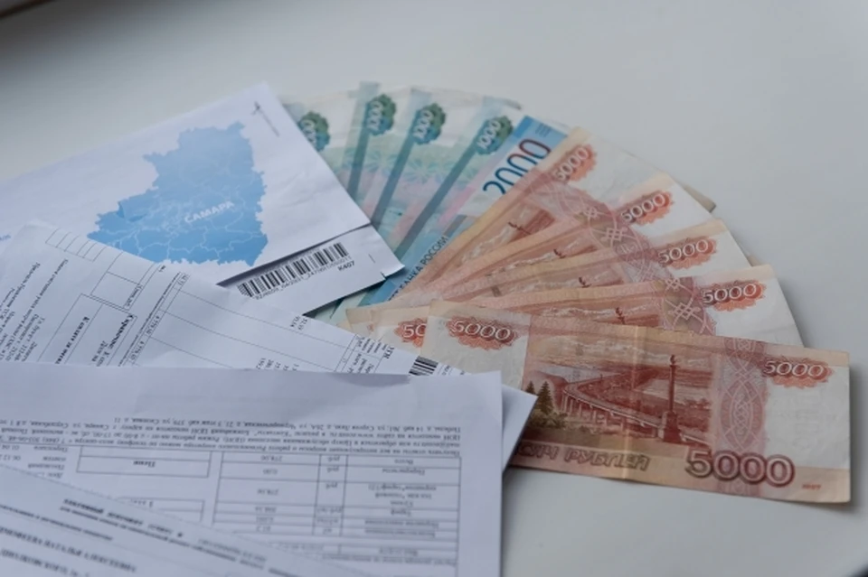 Приставы арестовали айфон у томского парикмахера за долги по 36 делам.