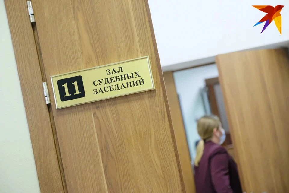 Суд приговорил его к 6,5 годам колонии особого режима и штрафу в 30 тысяч рублей.