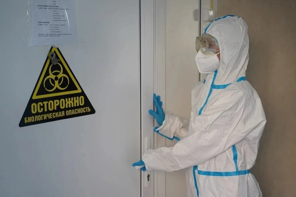 Случаи одновременного заболевания "омикроном" и "дельтой" редки, но все-таки они происходят